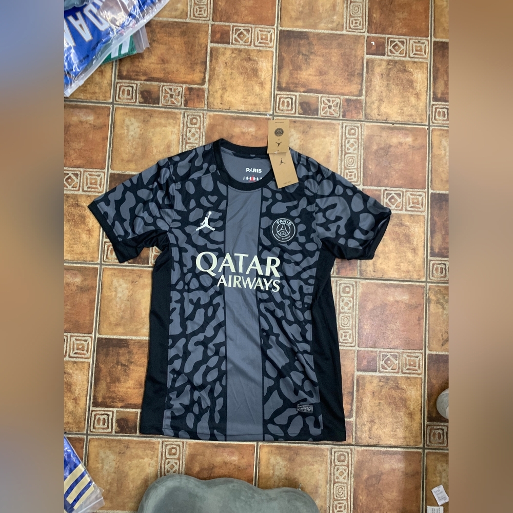 Nike Men’s Paris Saint-Germain 23/34 Elephant Print -  Black & Gray (worn once)